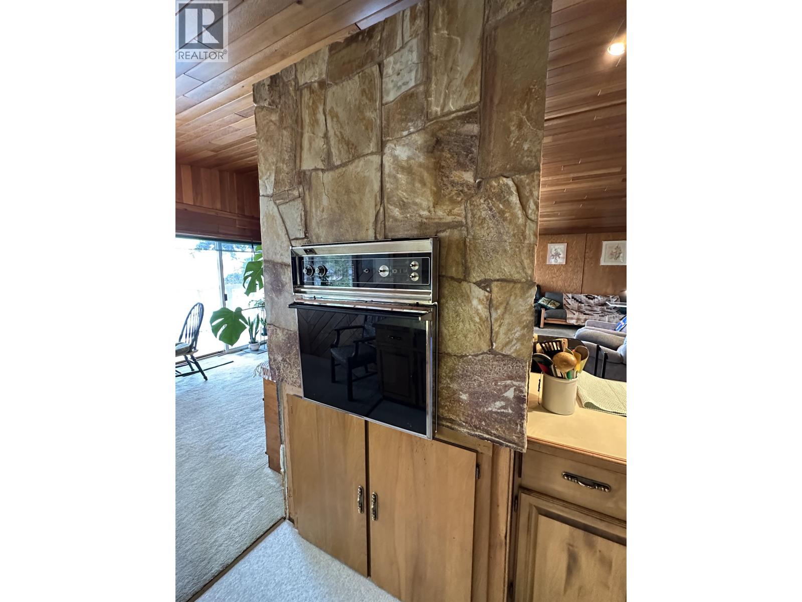 7477 GREENALL ROAD - 19