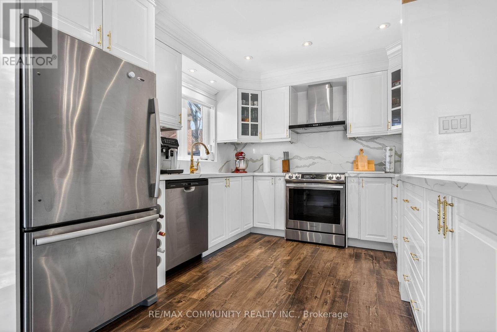 #49 1588 SOUTH PARADE COURT - 13