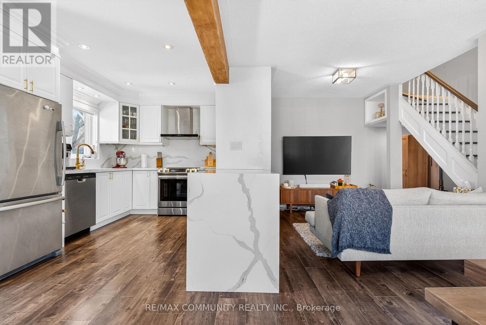 #49 1588 SOUTH PARADE COURT - 14