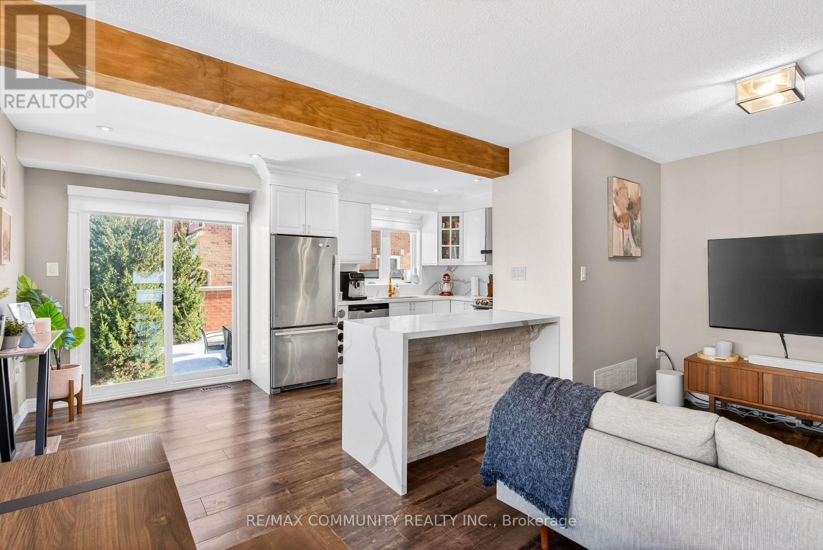 #49 1588 SOUTH PARADE COURT - 15