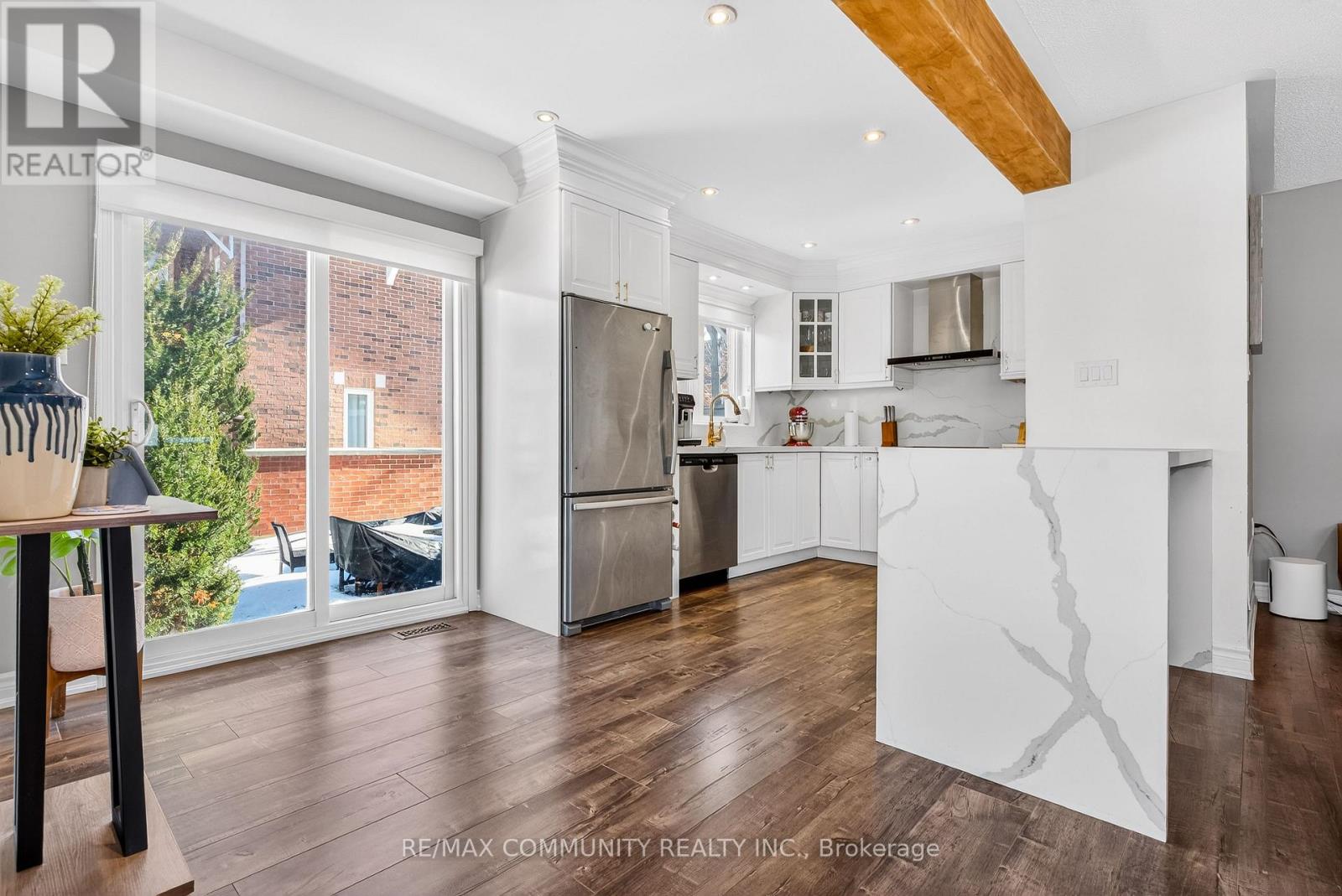 #49 1588 SOUTH PARADE COURT - 17