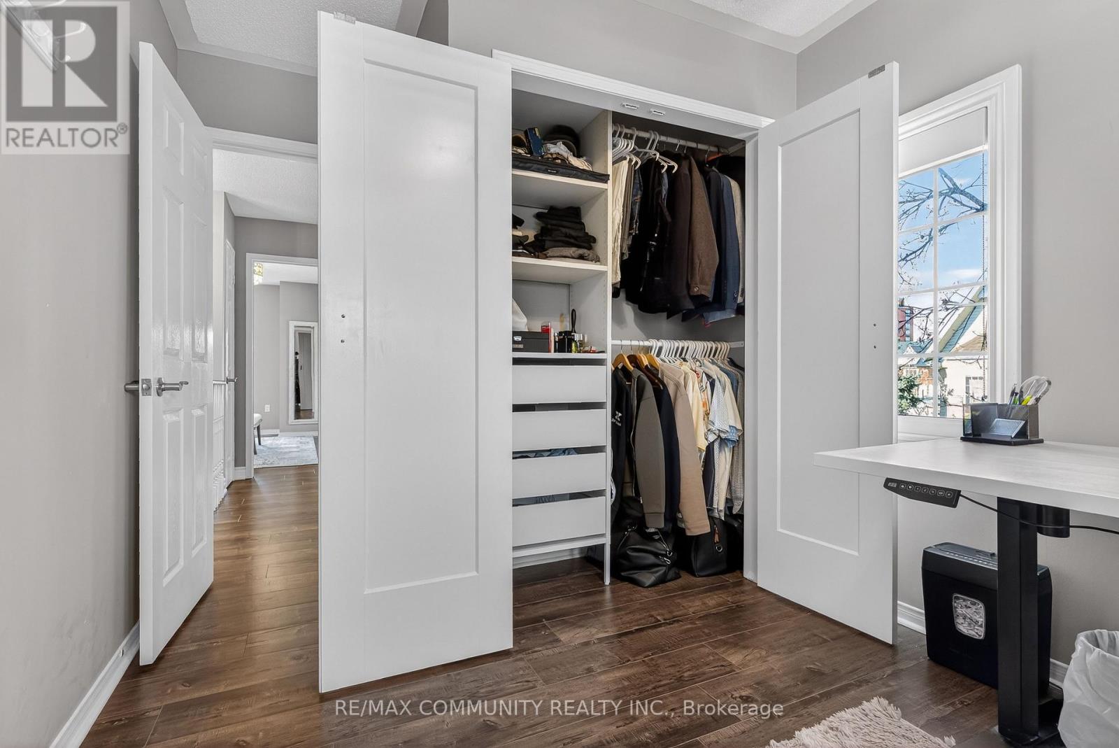 #49 1588 SOUTH PARADE COURT - 22