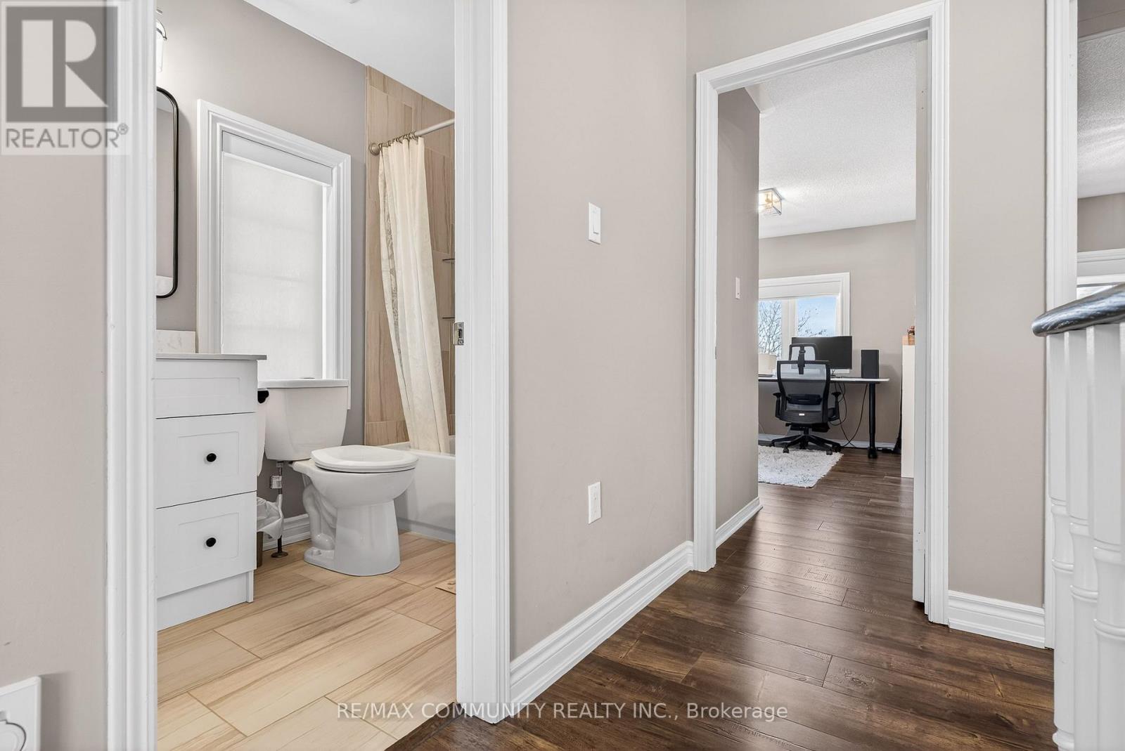 #49 1588 SOUTH PARADE COURT - 23