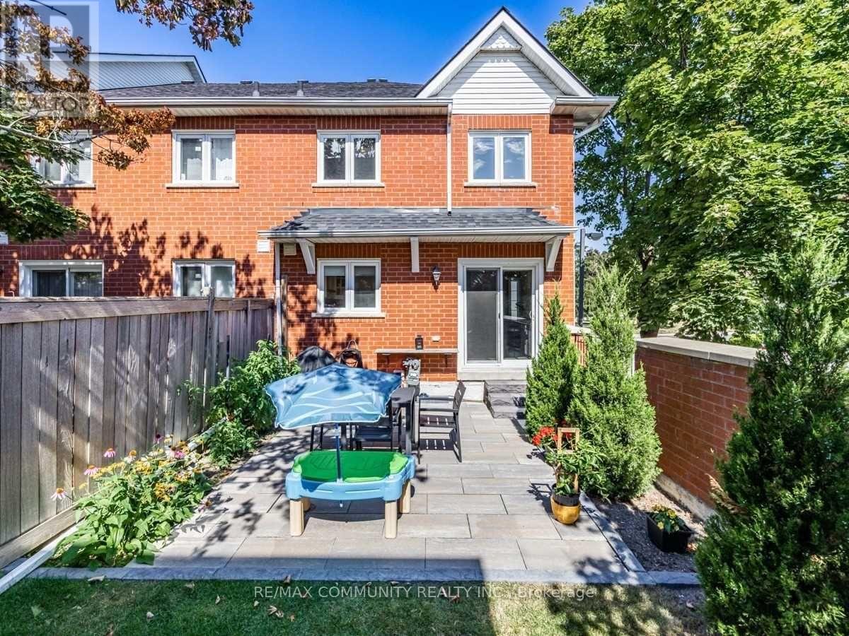 #49 1588 SOUTH PARADE COURT - 37