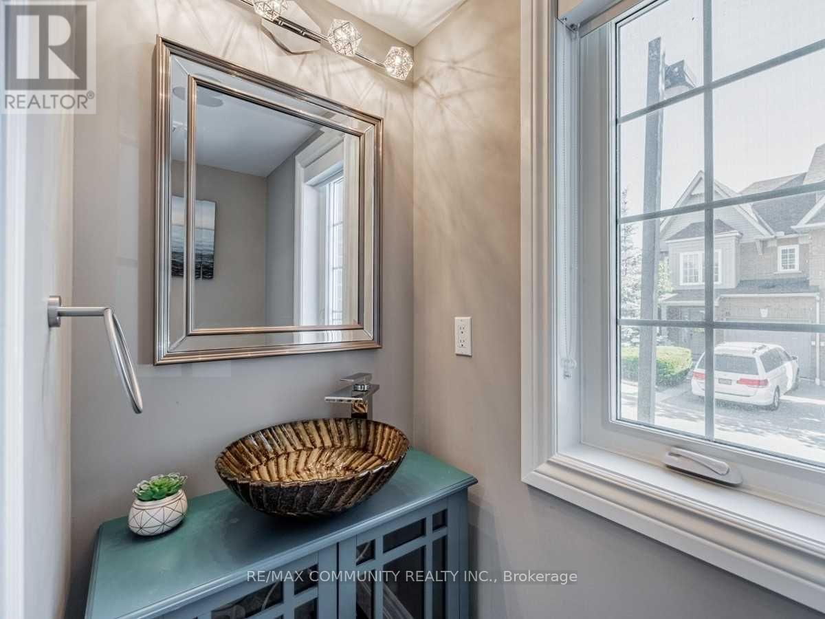 #49 1588 SOUTH PARADE COURT - 9