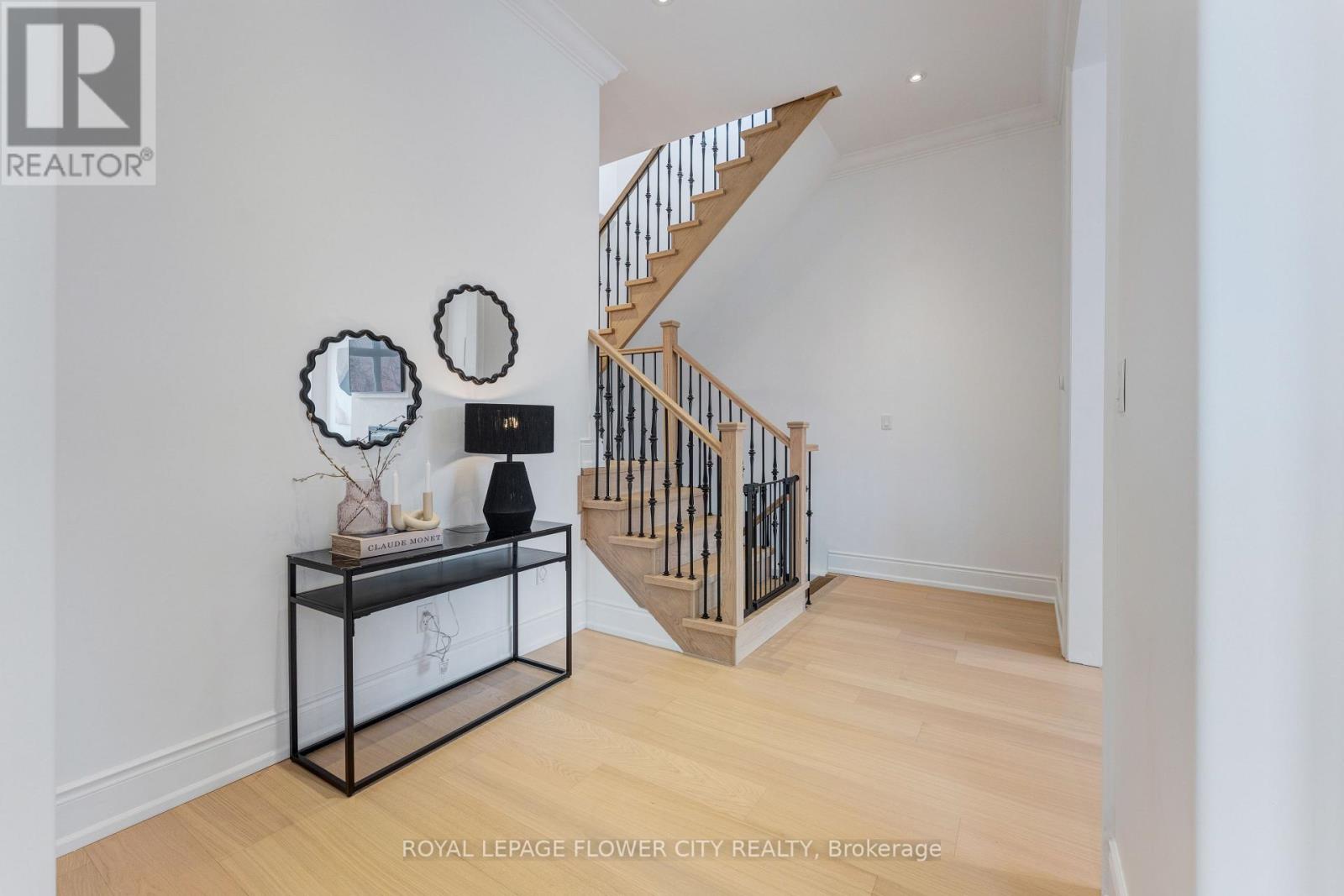 19 CONNORVALE AVENUE - 25