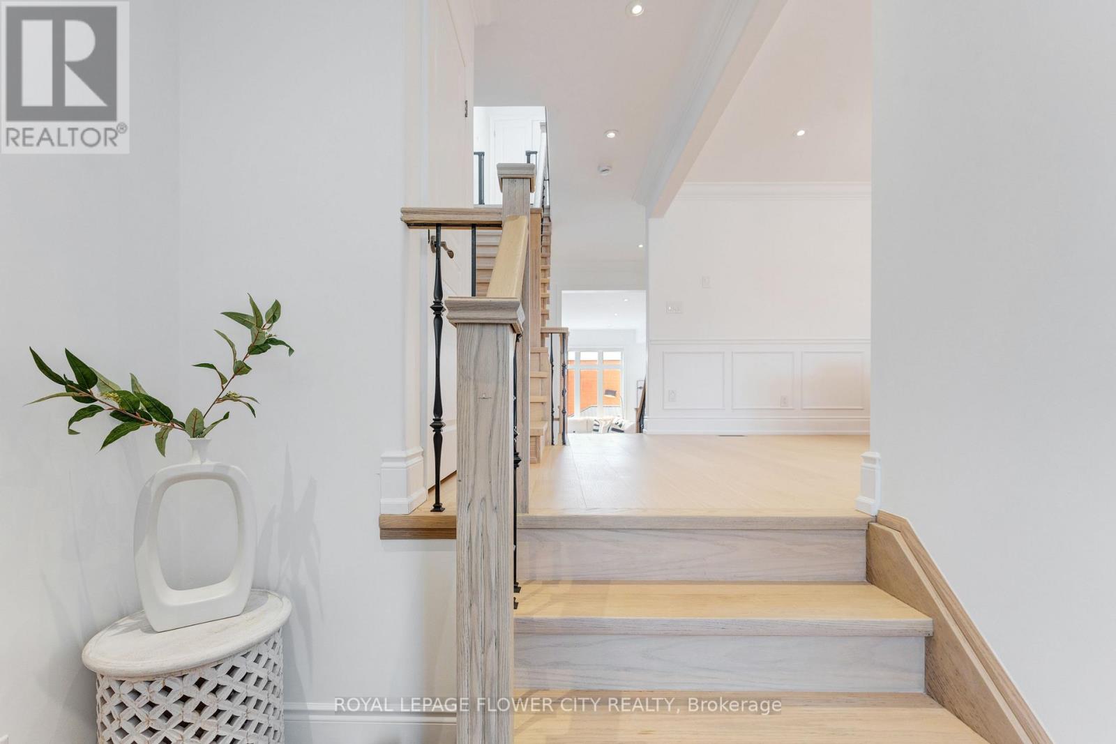 19 CONNORVALE AVENUE - 5