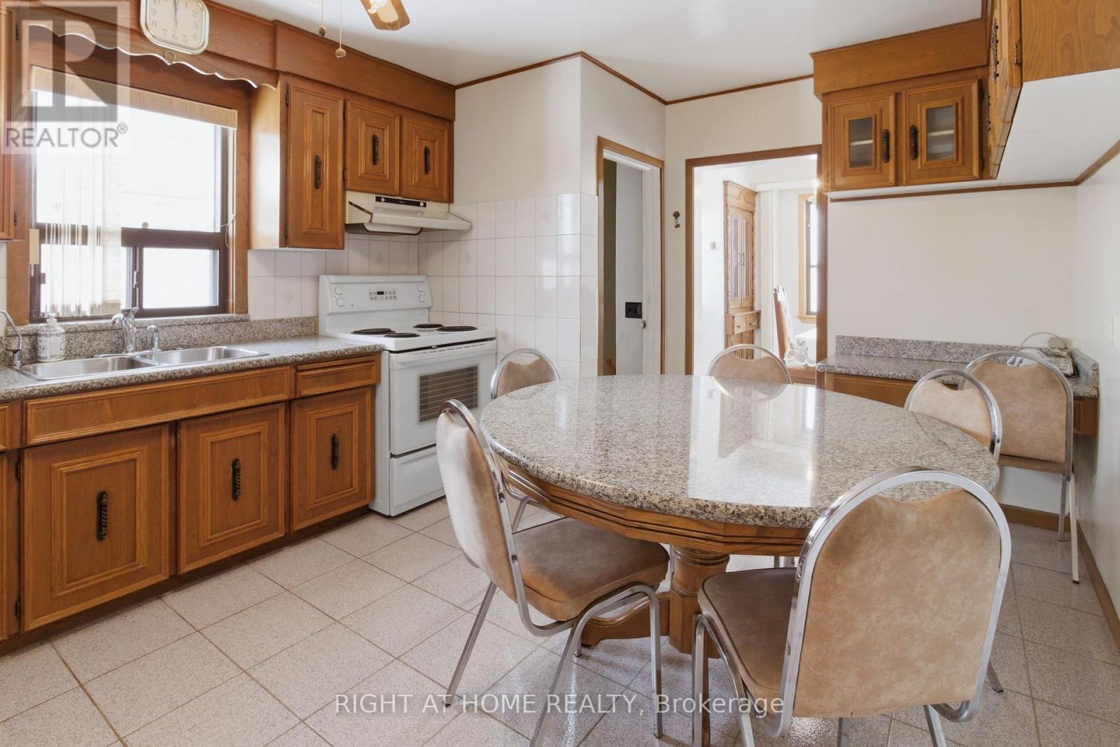 53 TAVISTOCK ROAD - 7