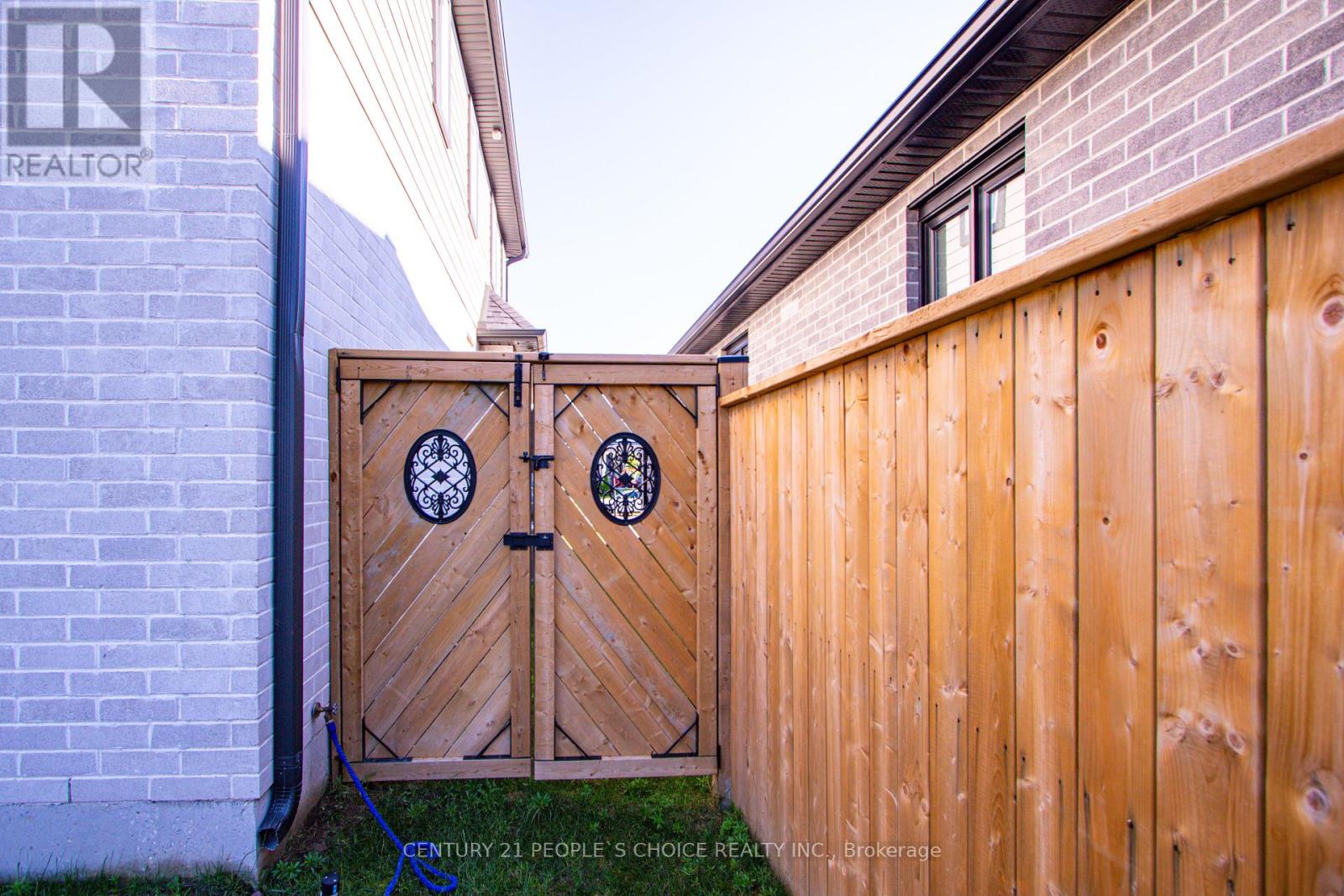 222 BOARDWALK WAY - 41