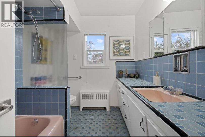 1294 E 33RD AVENUE, Vancouver