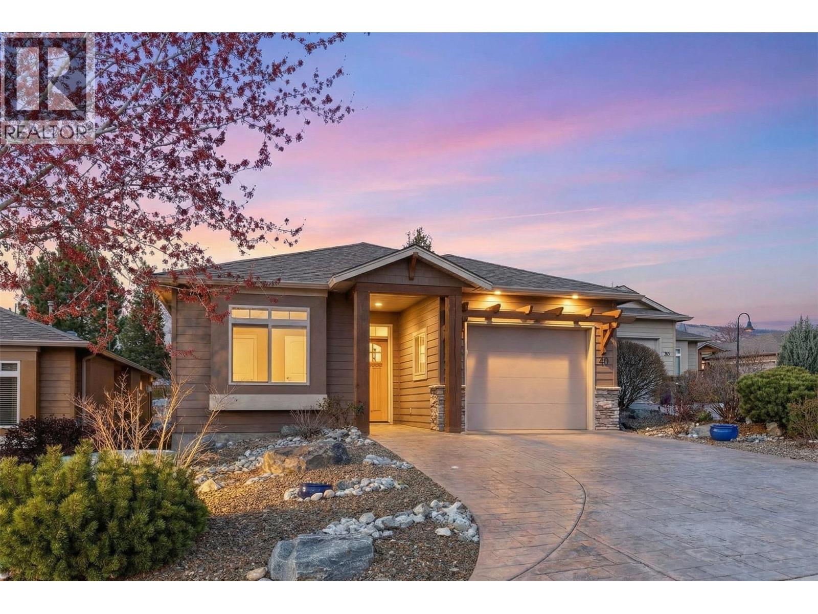 40 6833 MEADOWS Drive, Oliver