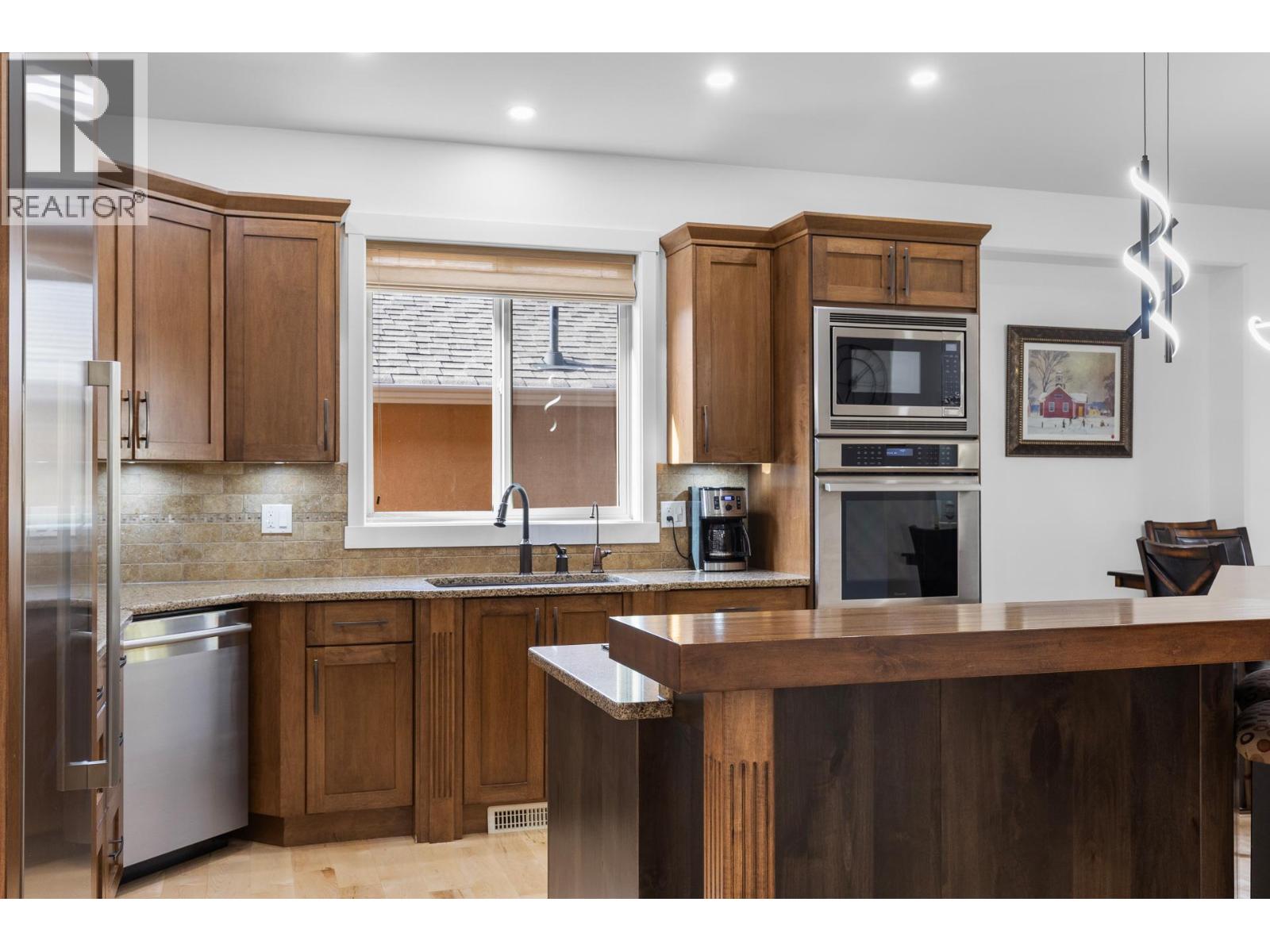 6833 MEADOWS Drive Unit# 40, Oliver