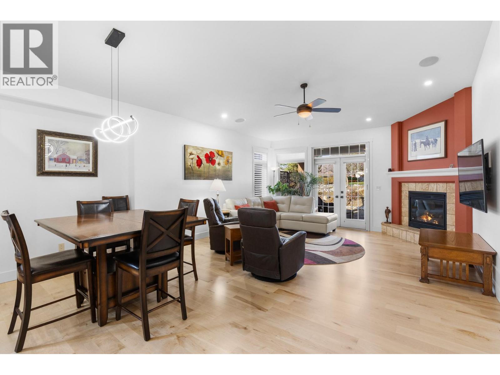 6833 MEADOWS Drive Unit# 40, Oliver