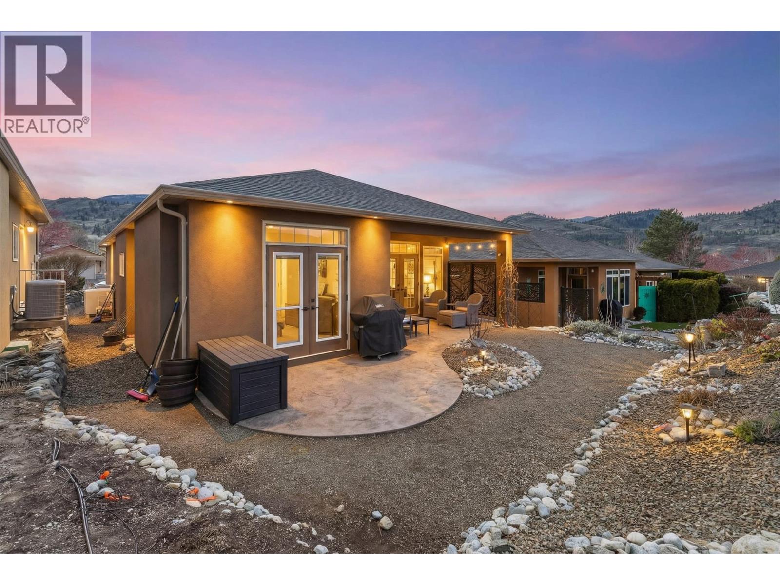 6833 MEADOWS Drive Unit# 40, Oliver