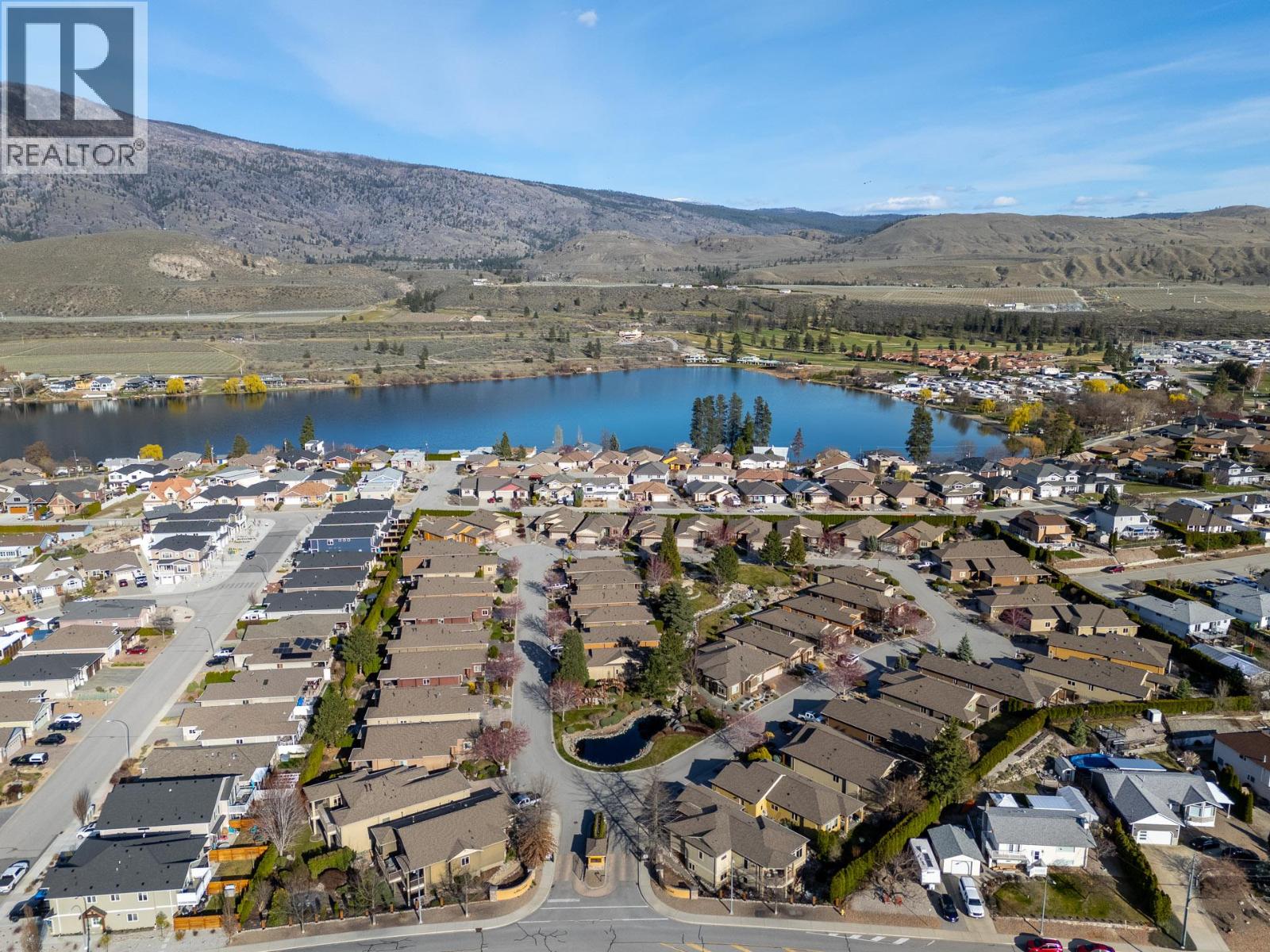 6833 MEADOWS Drive Unit# 40, Oliver