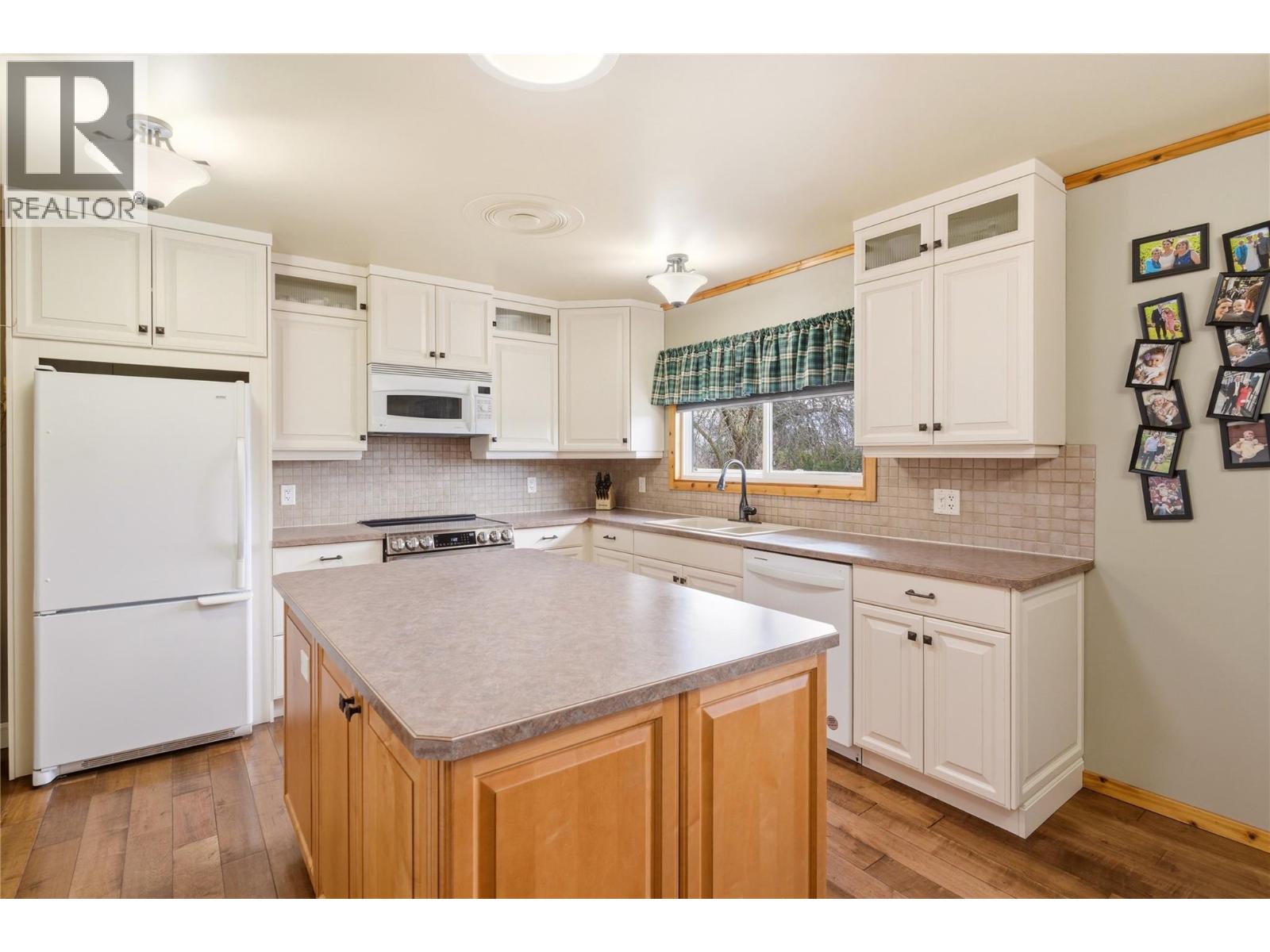  1641 Mountain Avenue, Kelowna