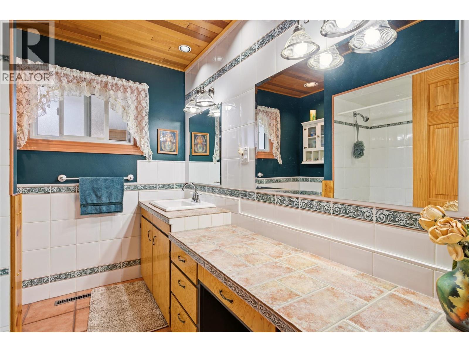  1641 Mountain Avenue, Kelowna