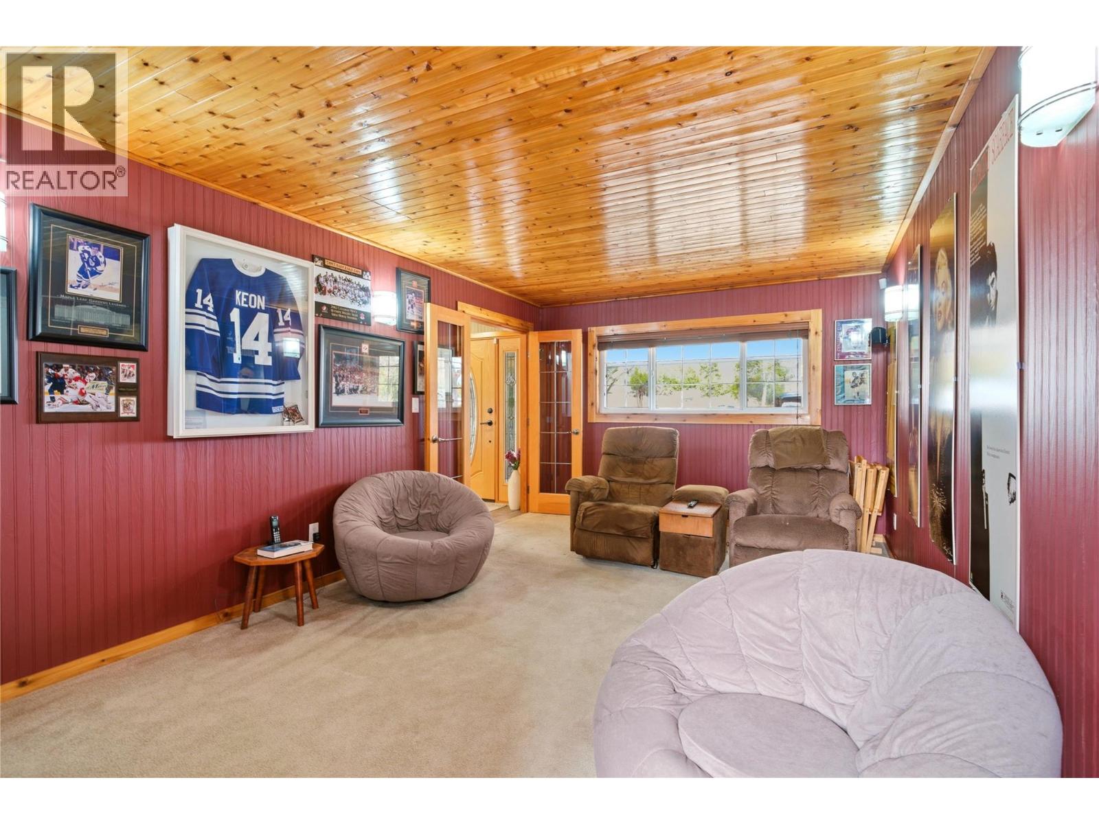  1641 Mountain Avenue, Kelowna