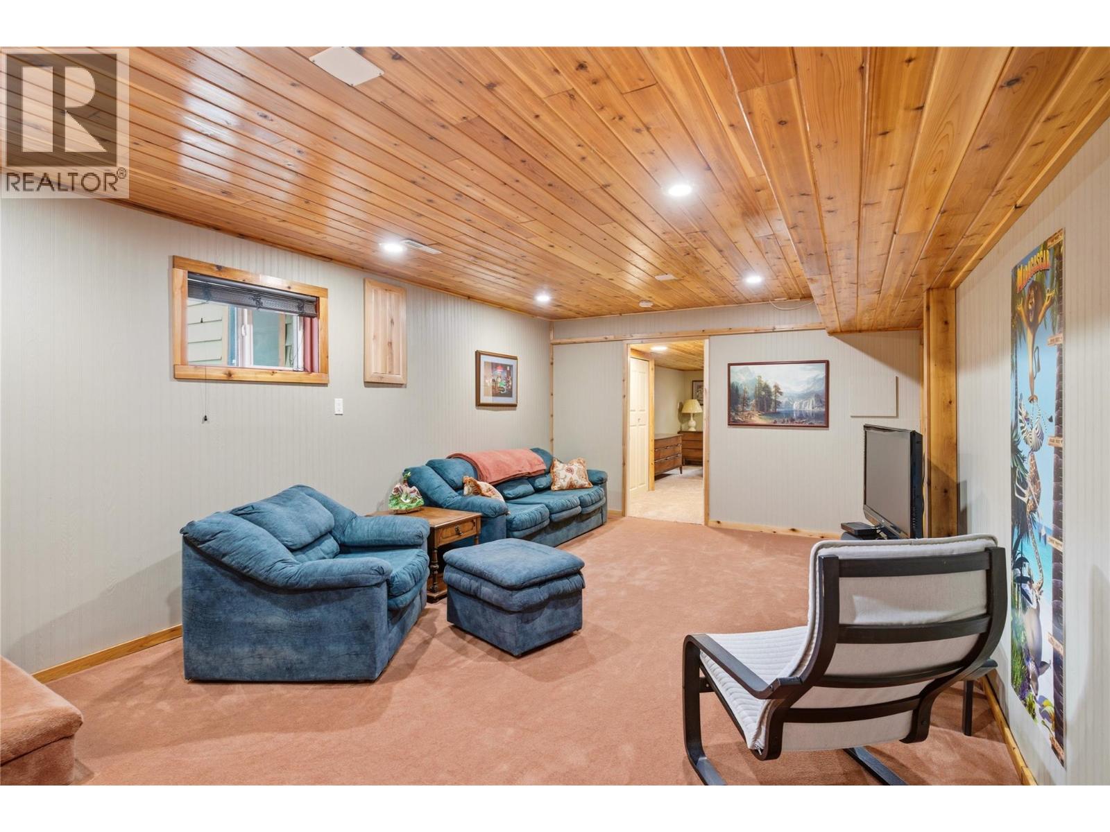  1641 Mountain Avenue, Kelowna