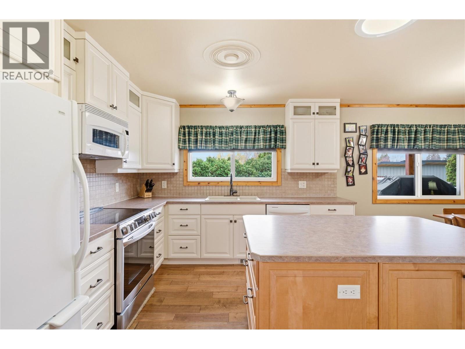  1641 Mountain Avenue, Kelowna