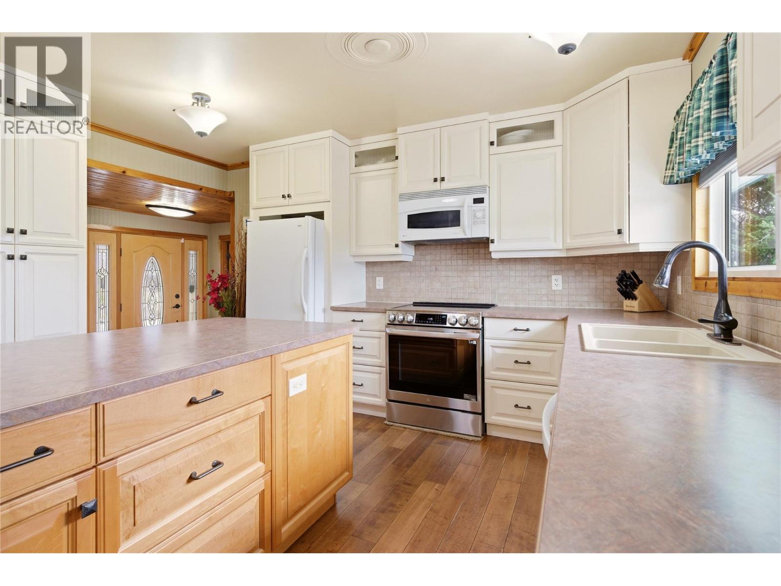  1641 Mountain Avenue, Kelowna