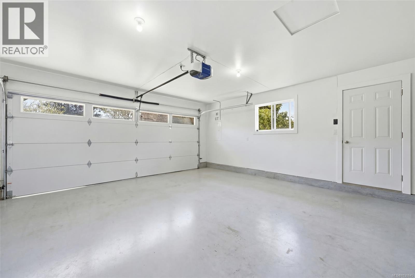  6728 Eakin Drive, Sooke