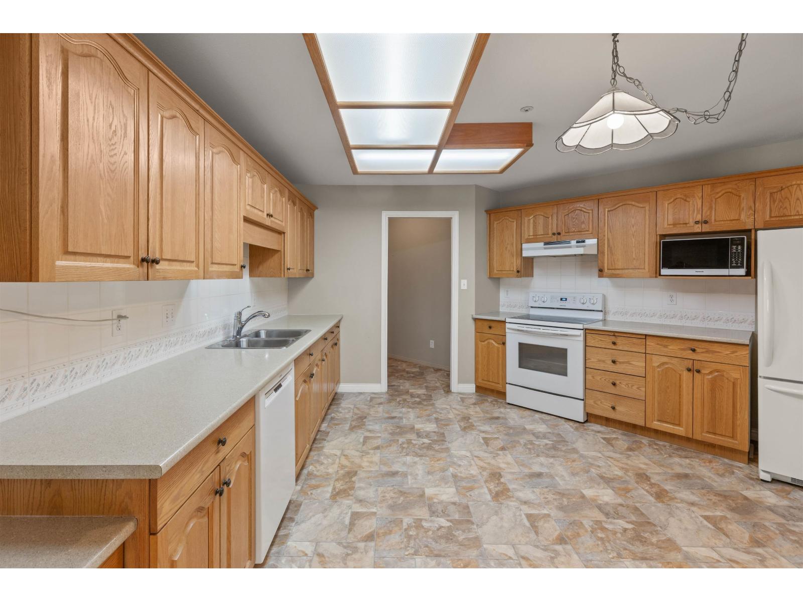 409 2626 COUNTESS Street - main photo