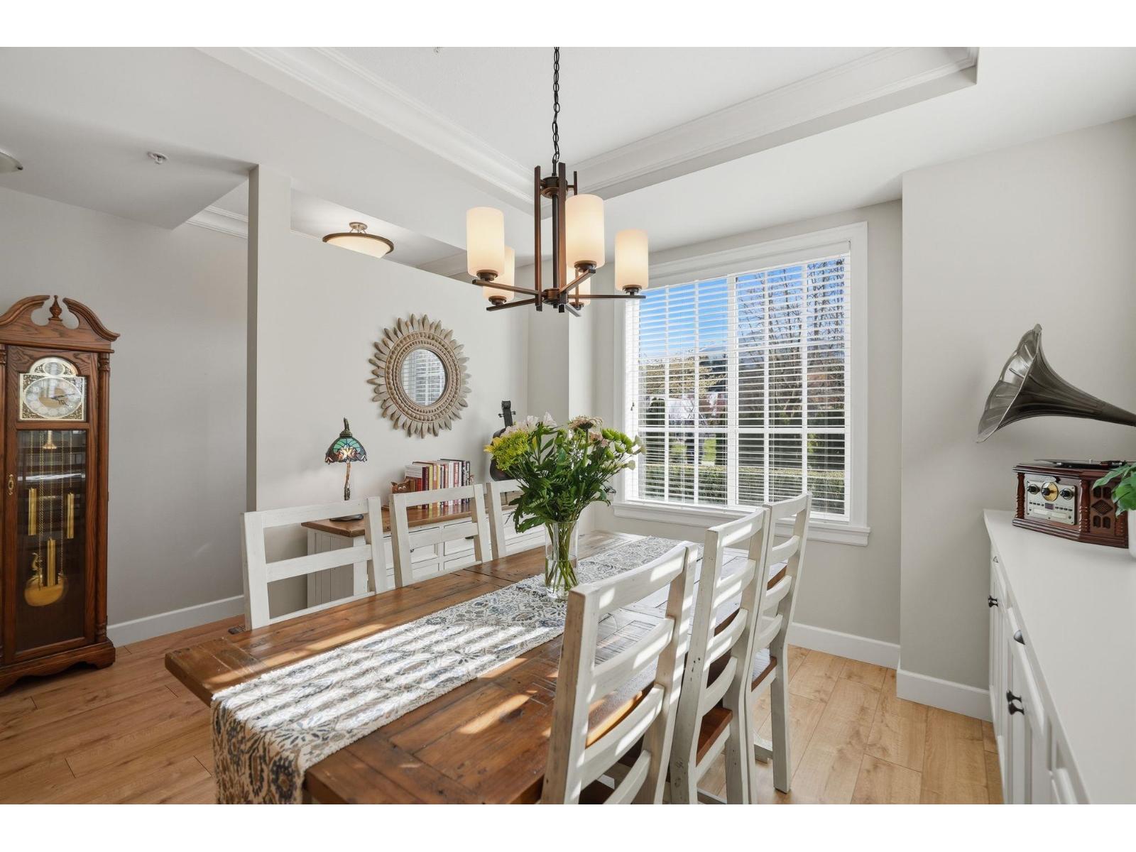 49 45462 TAMIHI WAY, Garrison Crossing, Chilliwack