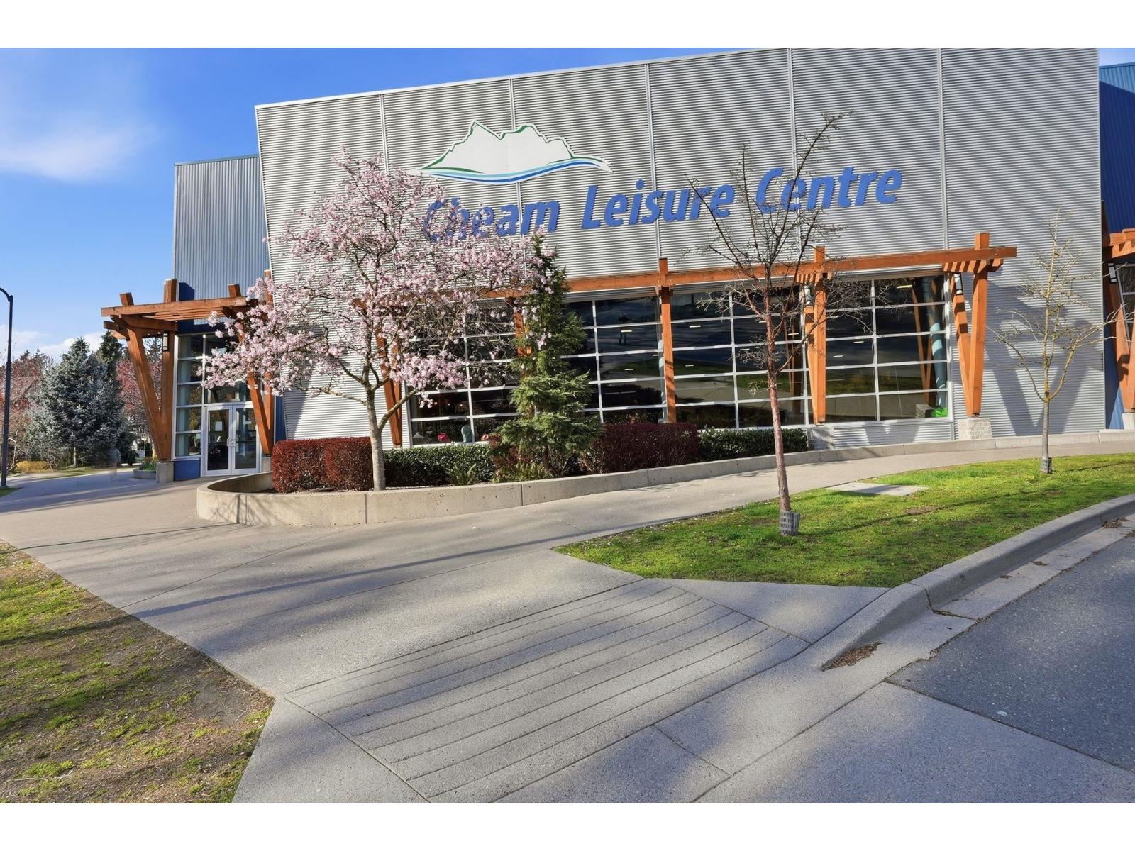 49 45462 TAMIHI WAY, Garrison Crossing, Chilliwack