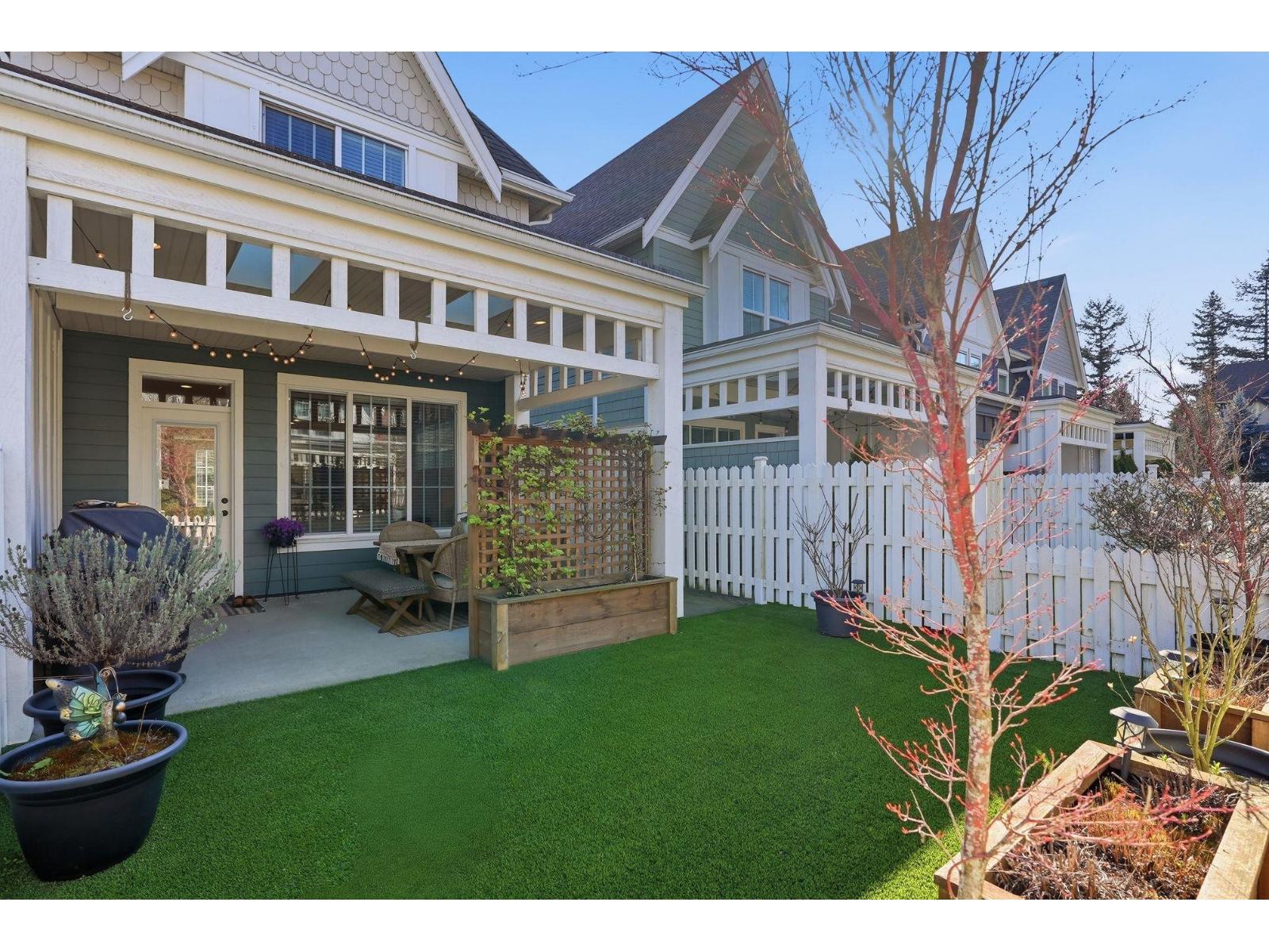 49 45462 TAMIHI WAY, Garrison Crossing, Chilliwack