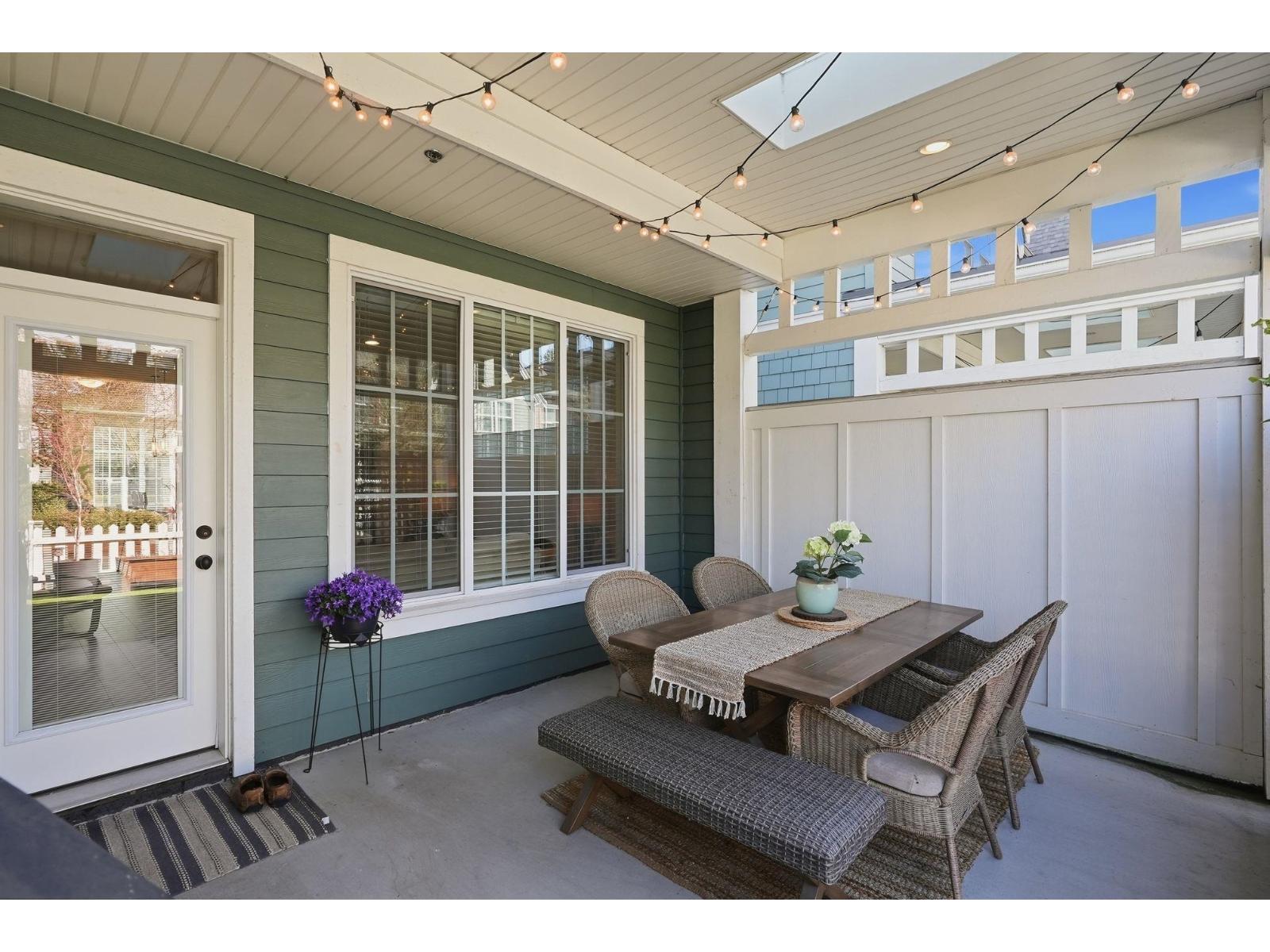 49 45462 TAMIHI WAY, Garrison Crossing, Chilliwack