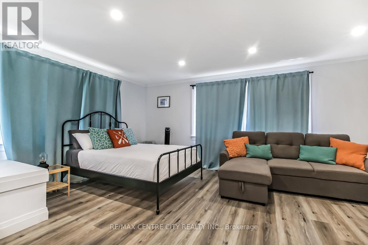 483 GEORGE STREET - 17