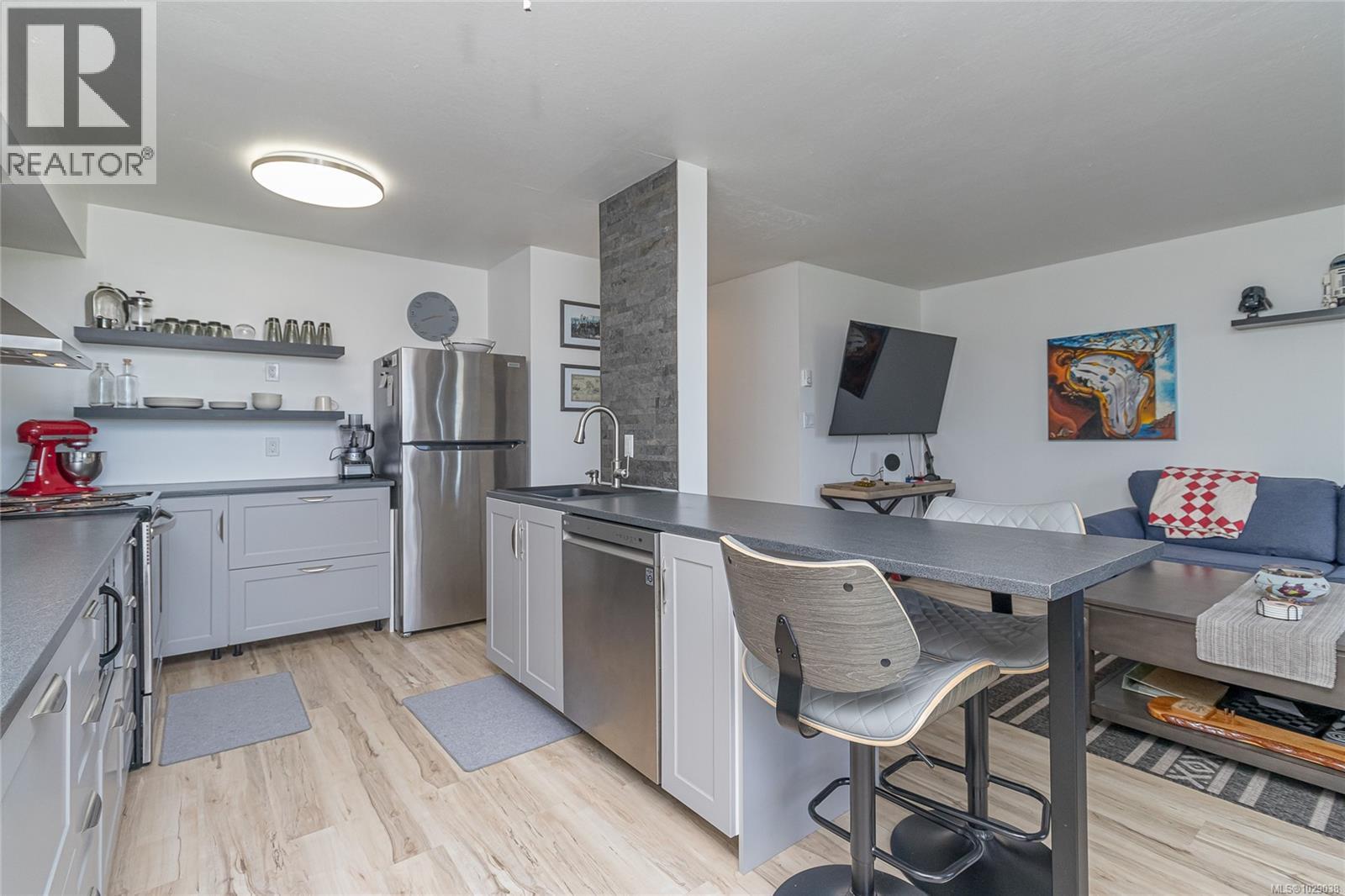 107 9916 Daniel St, Chemainus