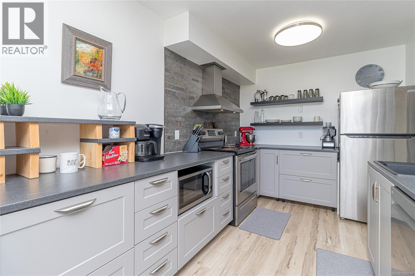 107 9916 Daniel St, Chemainus