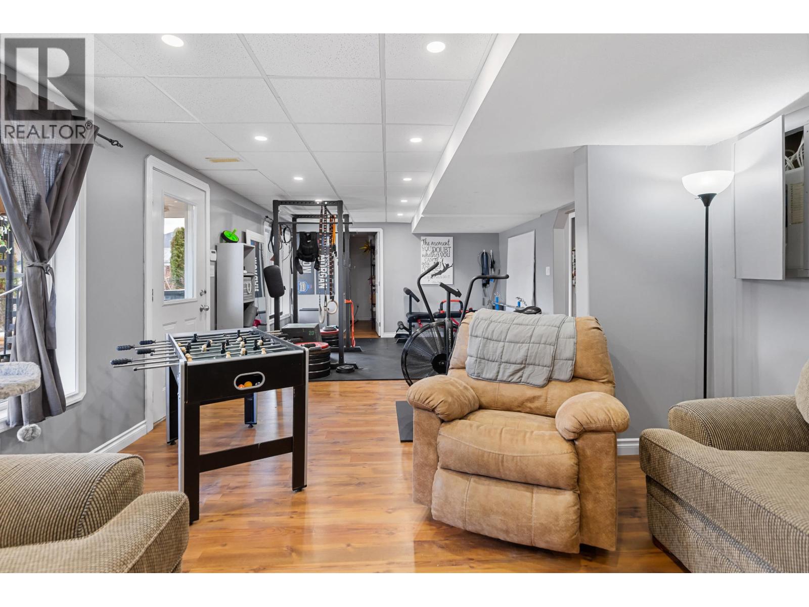 6724 WESTMOUNT DRIVE - 21