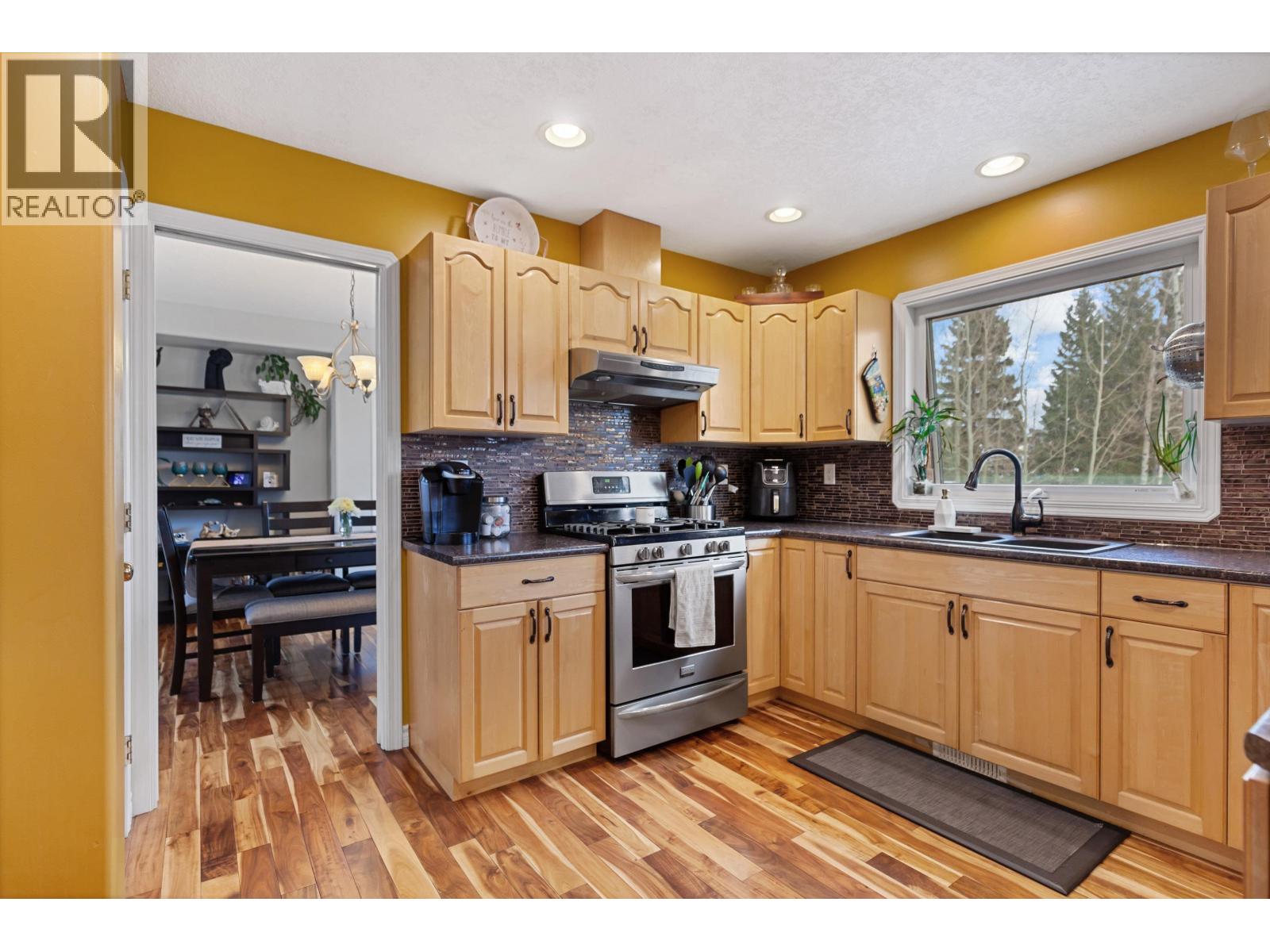 6724 WESTMOUNT DRIVE - 9