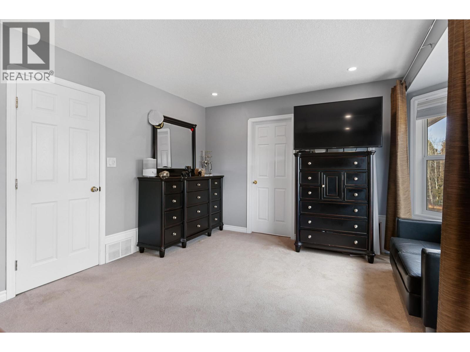 6724 WESTMOUNT DRIVE - 12