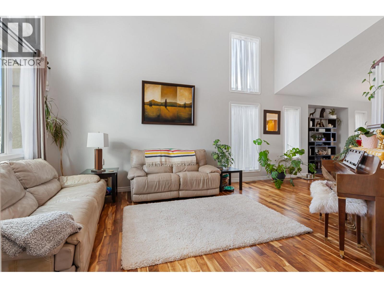 6724 WESTMOUNT DRIVE - 4