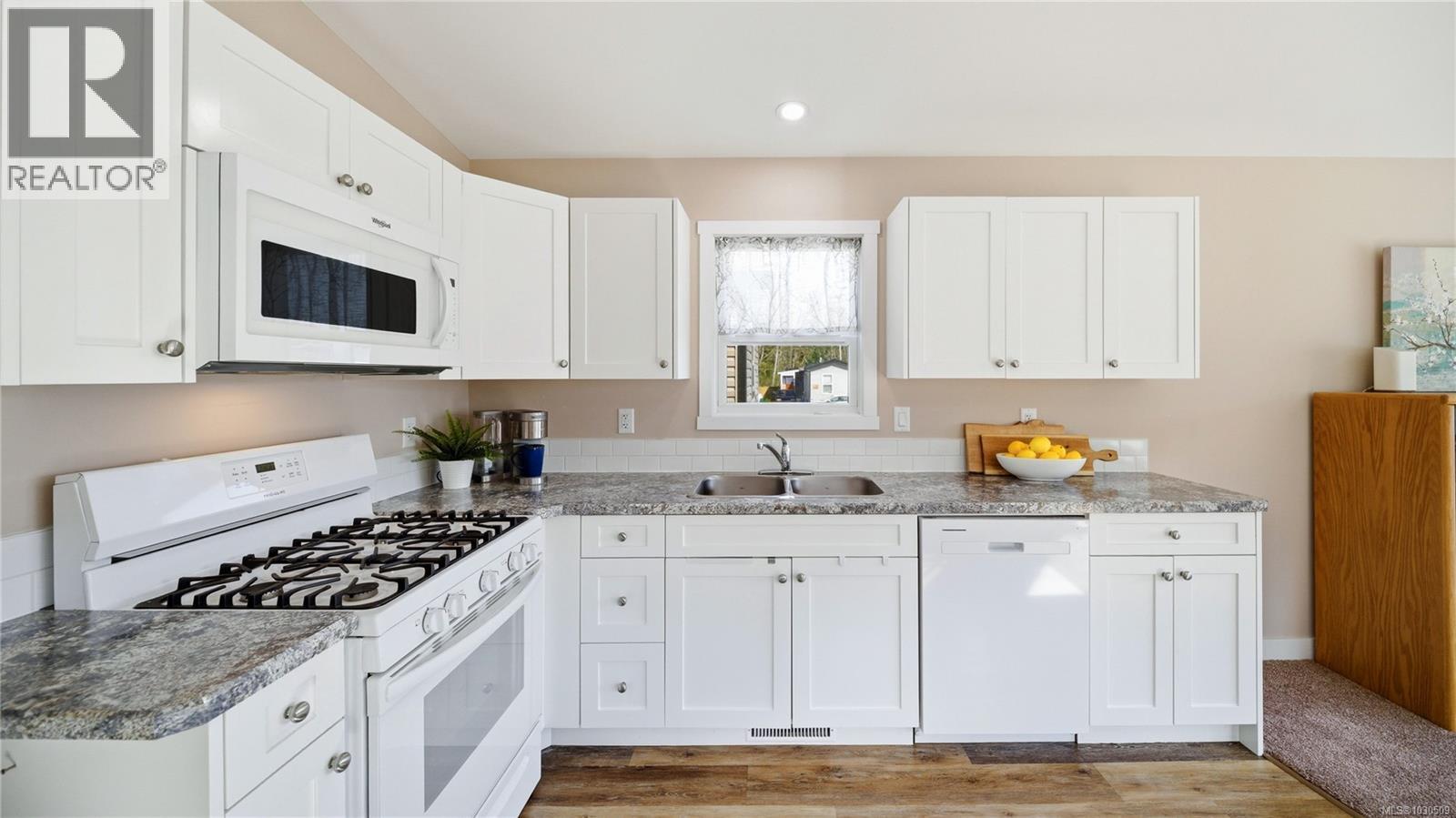 #511 747 OLD PLACE RD - 16