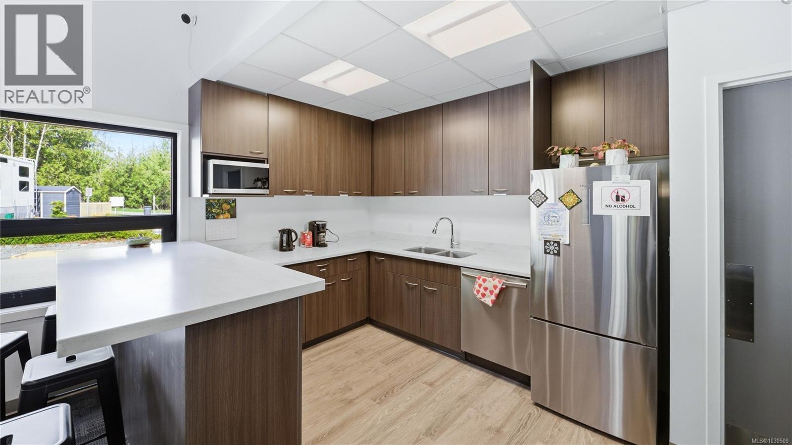 #511 747 OLD PLACE RD - 24