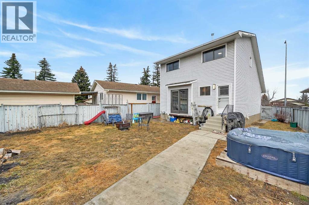 Single Family House for Sale in  Macewan Drive NW MacEwan Glen Calgary 