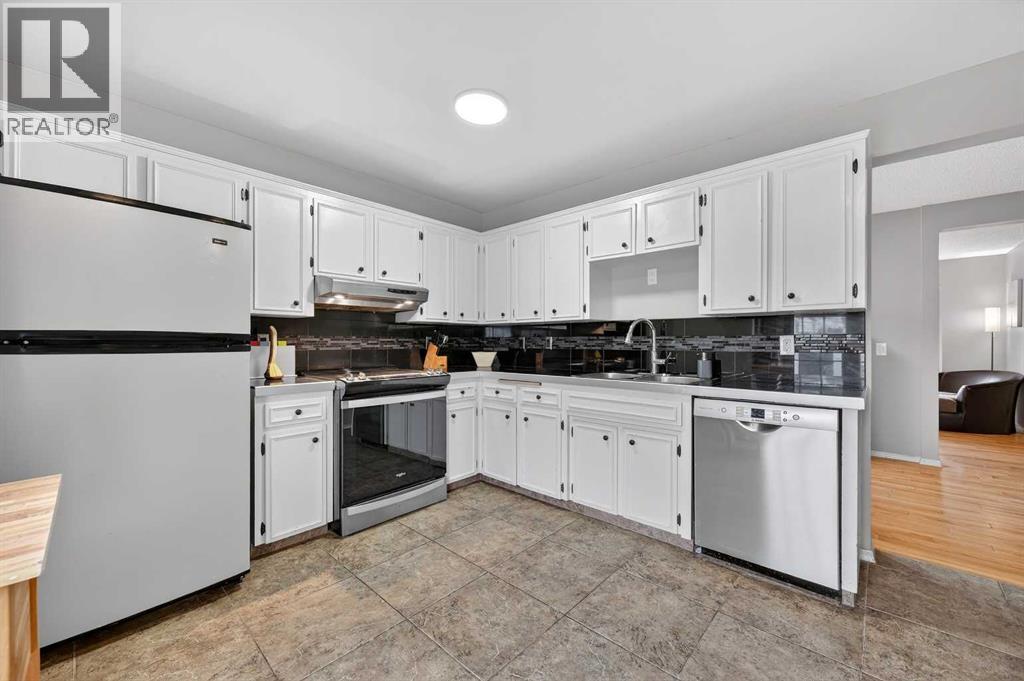 Single Family House for Sale in  Macewan Drive NW MacEwan Glen Calgary 