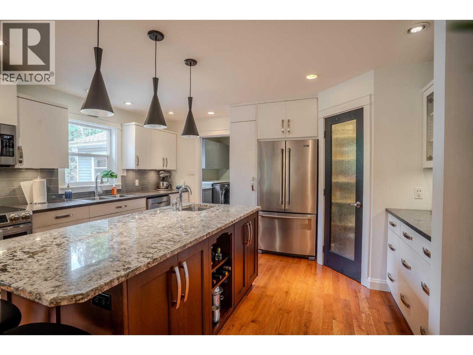 2399 HILLEN Crescent, Magna Bay