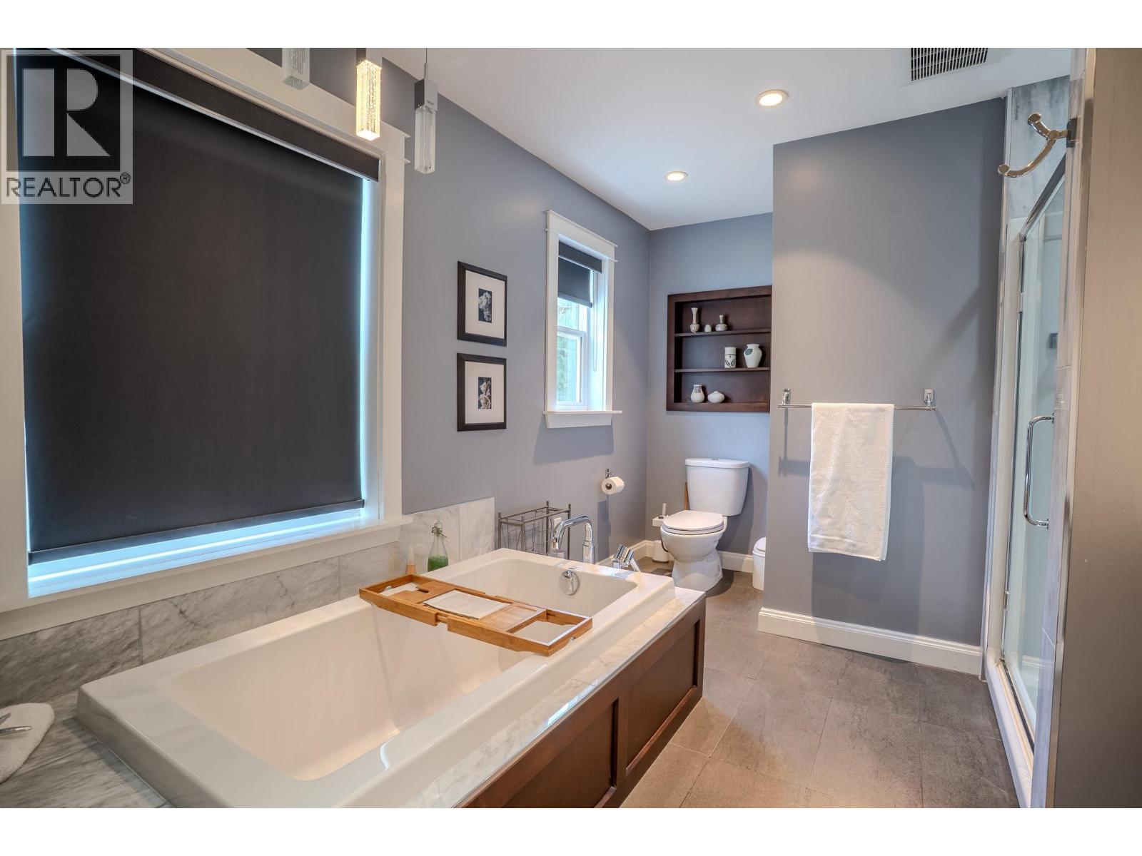 2399 HILLEN Crescent, Magna Bay