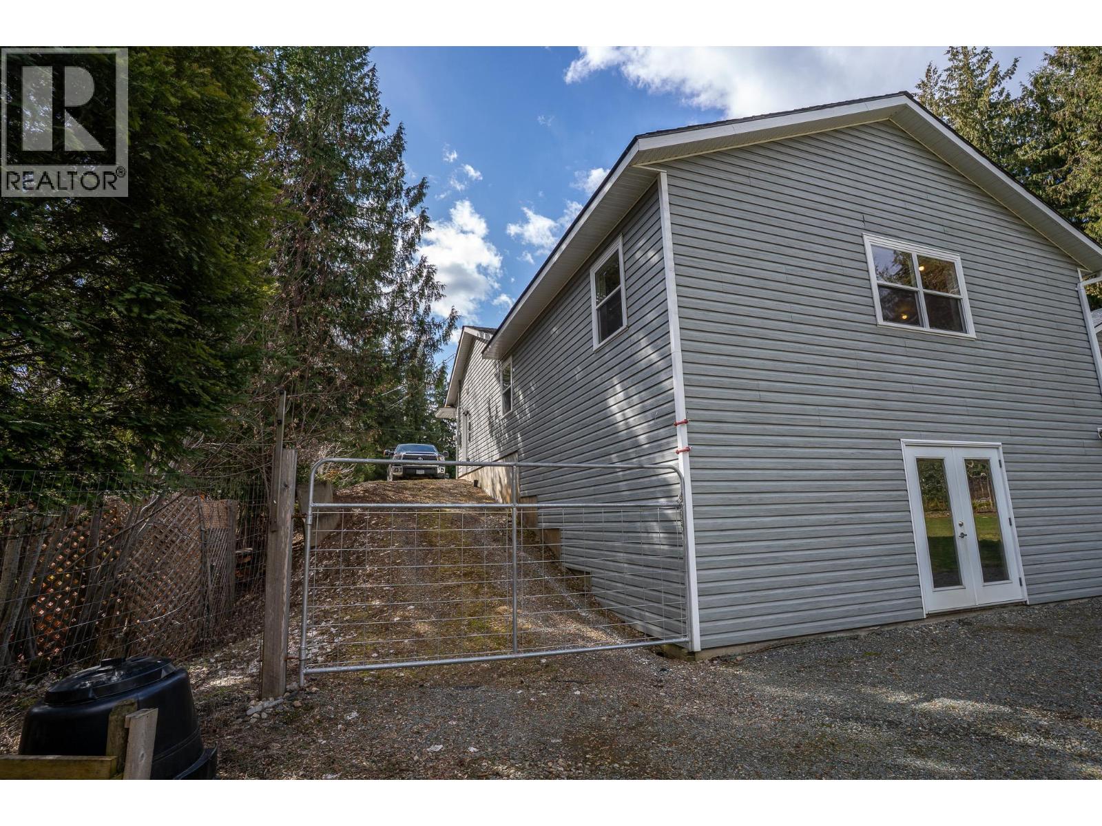 2399 HILLEN Crescent, Magna Bay