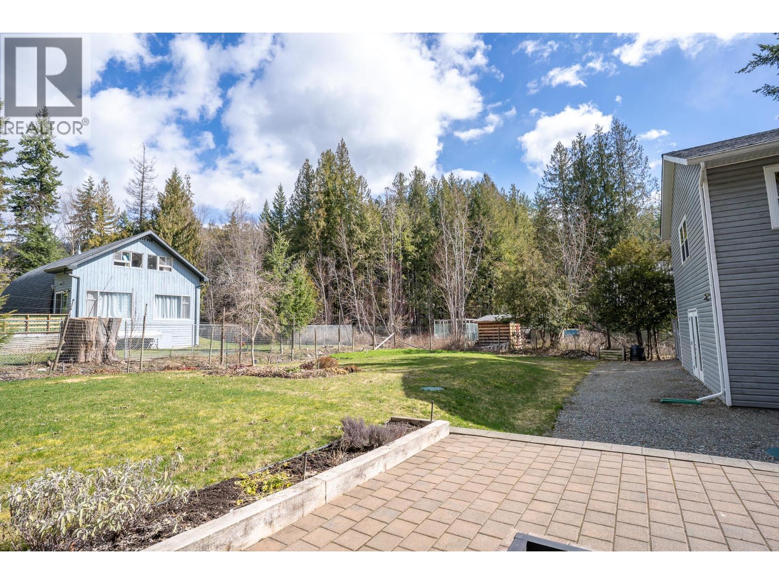 2399 HILLEN Crescent, Magna Bay