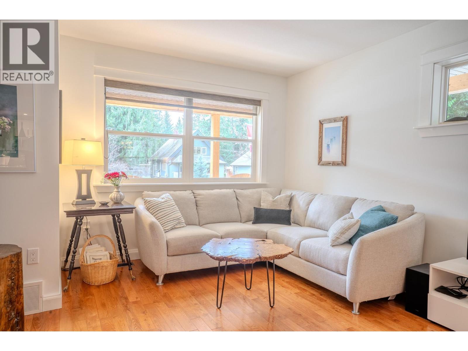 2399 HILLEN Crescent, Magna Bay