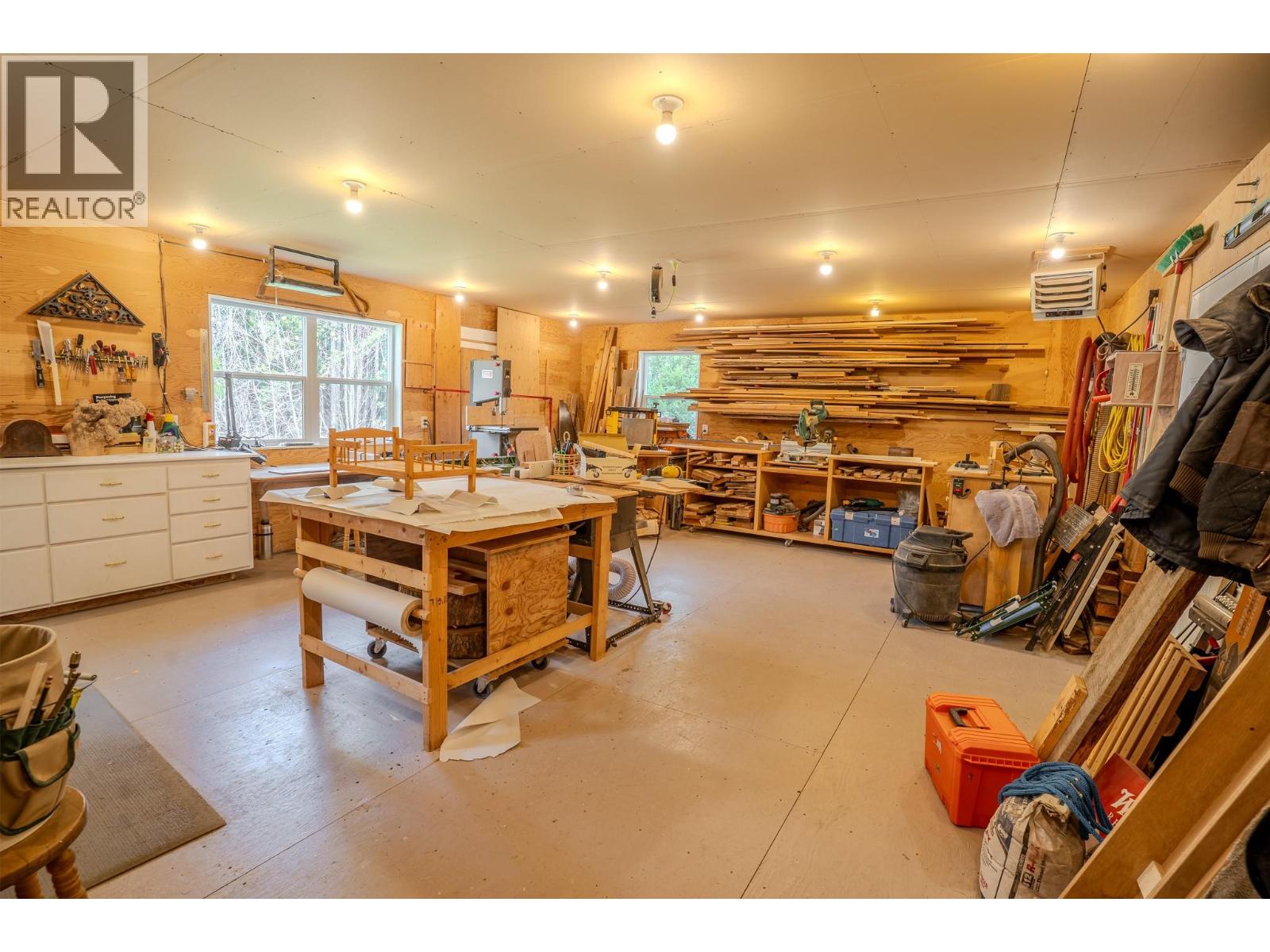 2399 HILLEN Crescent, Magna Bay