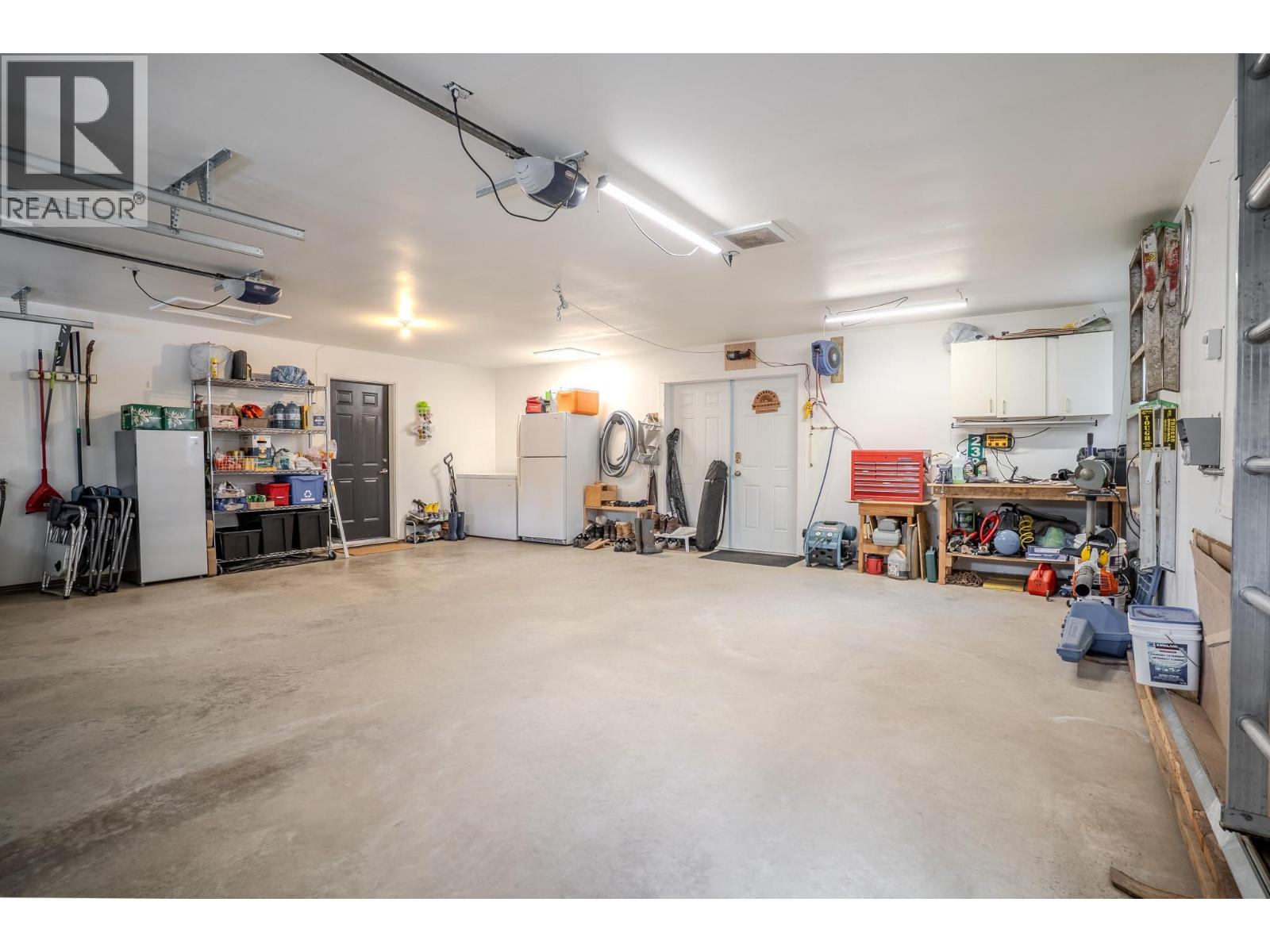 2399 HILLEN Crescent, Magna Bay