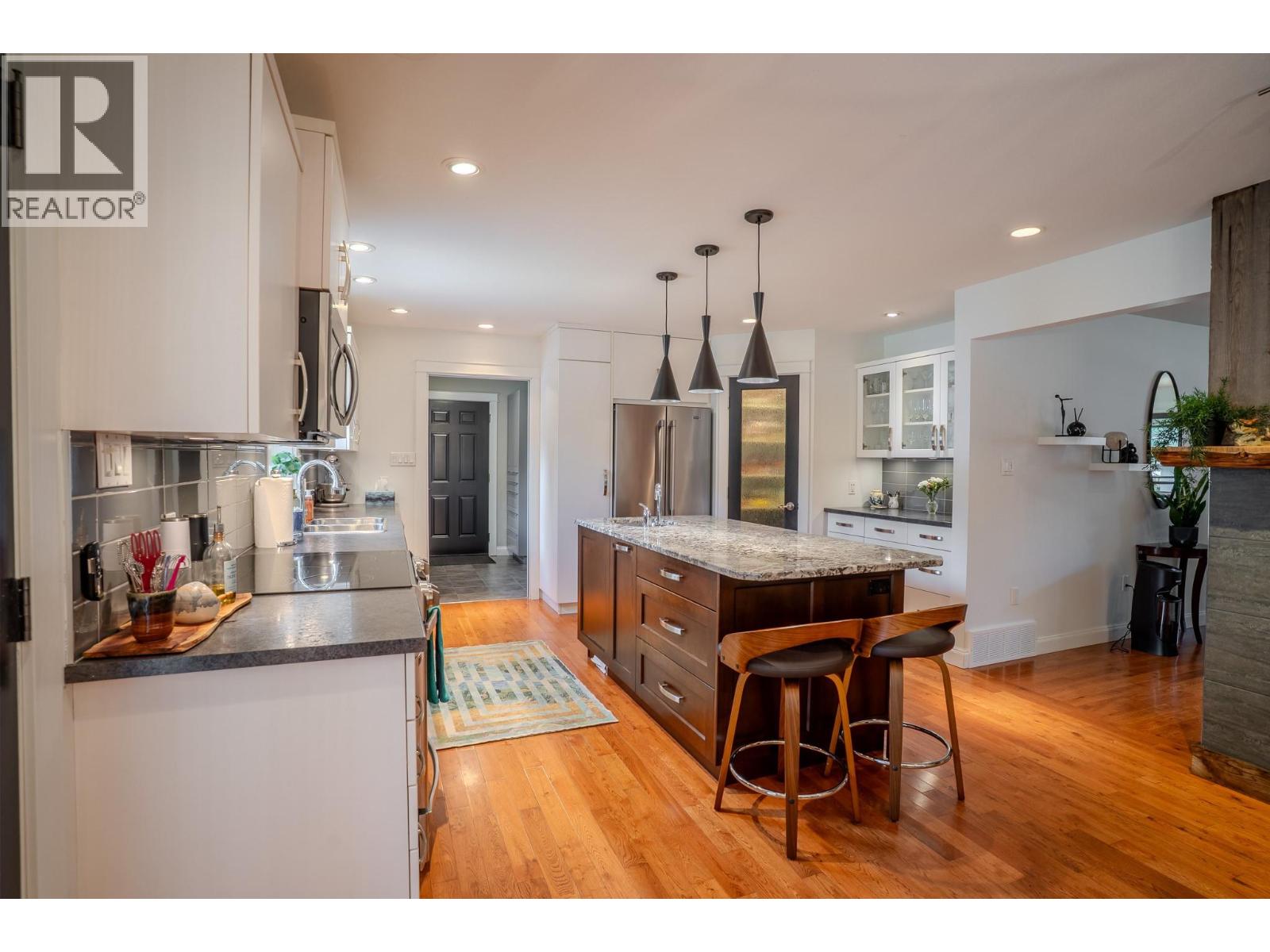 2399 HILLEN Crescent, Magna Bay